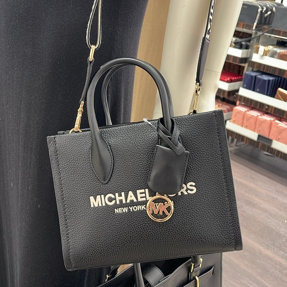 MICHAEL KORS
Mirella Small Pebble Leather Crossbody Bag
Black 
NWT - Picture 16 of 16